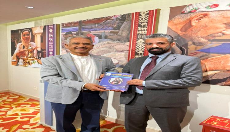 مكتبة الملك عبدالعزيز بالرياض تتسلم نسخة من مجلة القشم الثقافية