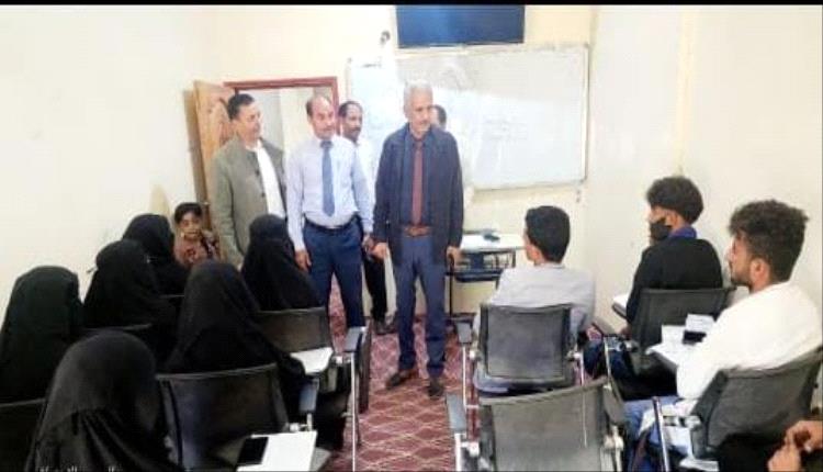 الشعيبي"يشيد بمستوى الإنضباط والآداء الأكاديمي بكلية قعطبة